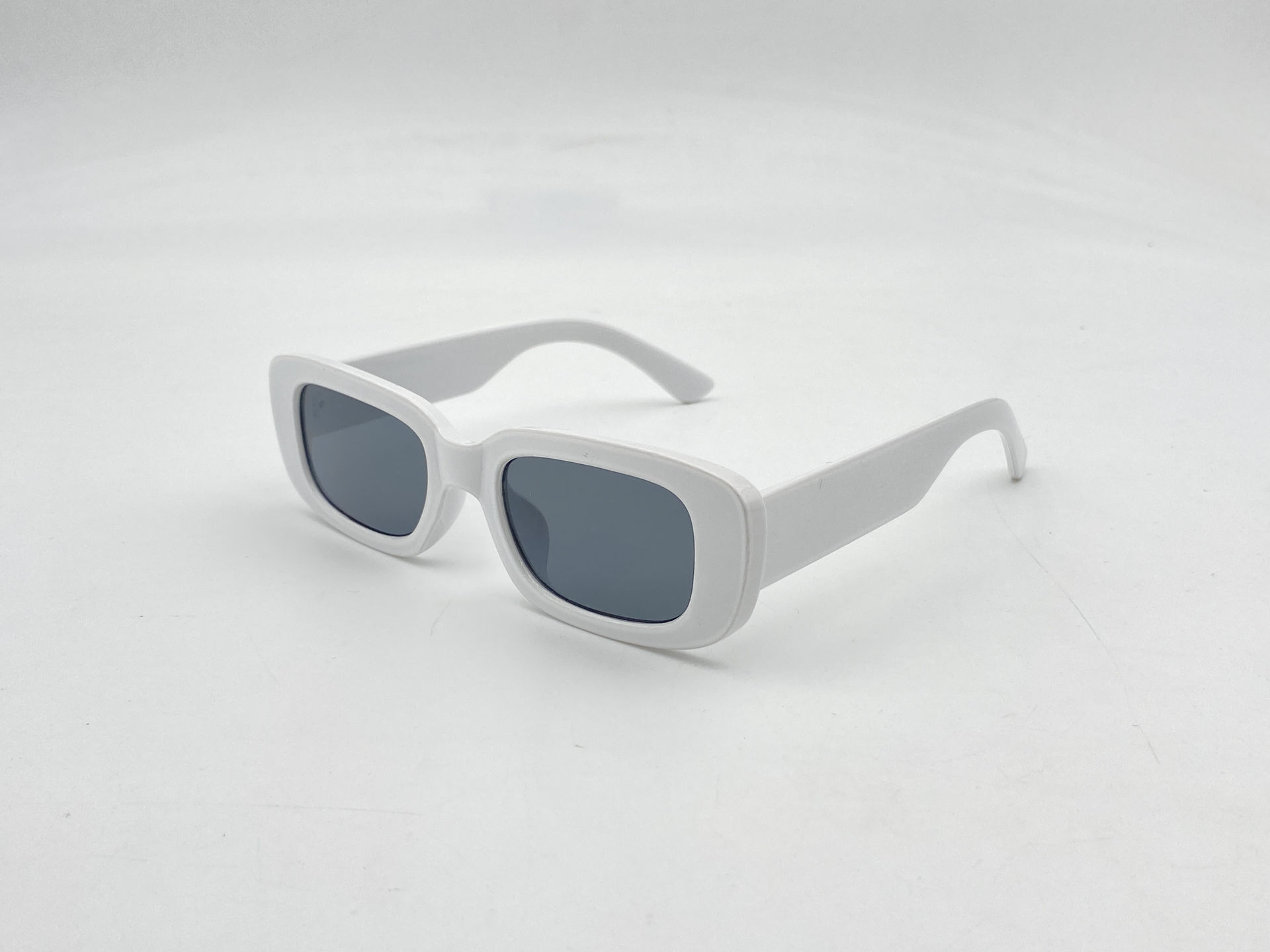 عینک آفتابی فندی  Fendi F01